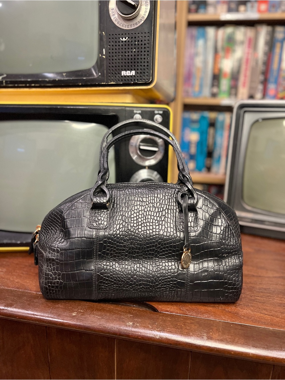 Medallion Crocodile-Embossed Leather Bowling Bag – Black